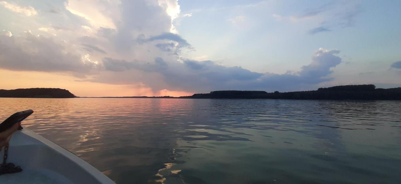 Хотел "Лодката" Tutrakan Exterior foto